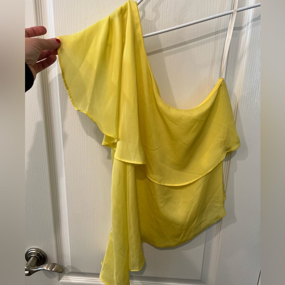BCBG generation yellow one shoulder top size 6